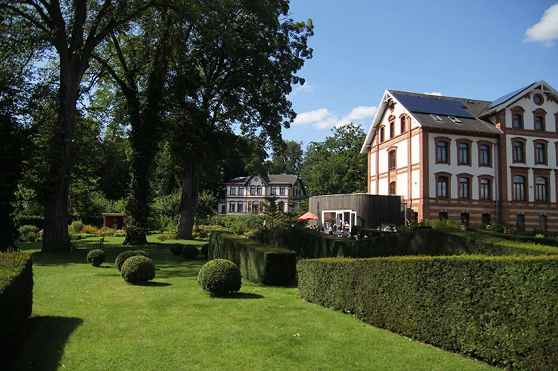 Das Hotel am Tiefwarensee mit Restaurant und Café 