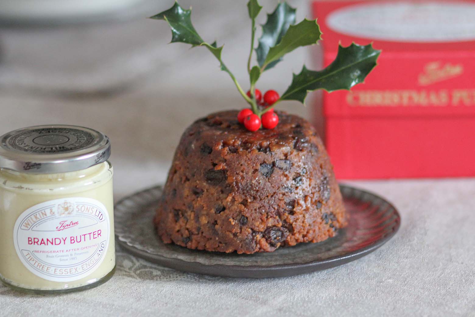 Britisches Weihnachtsessen: Plum Pudding und Brandy Butter 