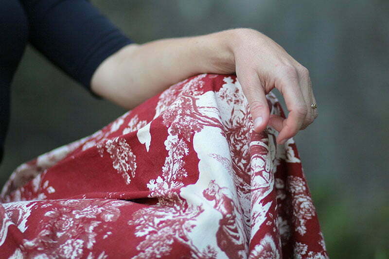 Selbstgenähter Midirock mit Toile-de-Jouy-Stoff