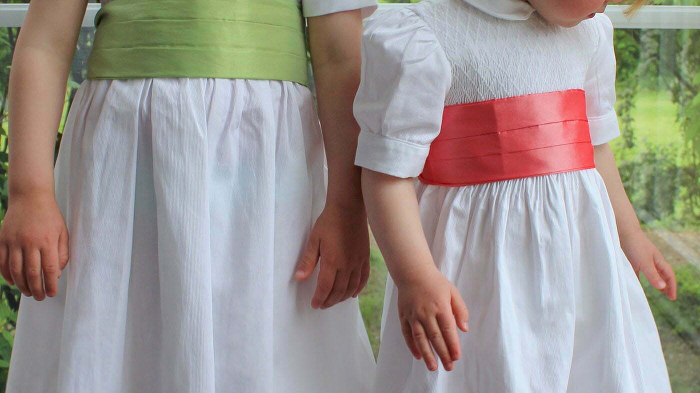 Kragenmatz: Gesmokte Kinderkleidung
