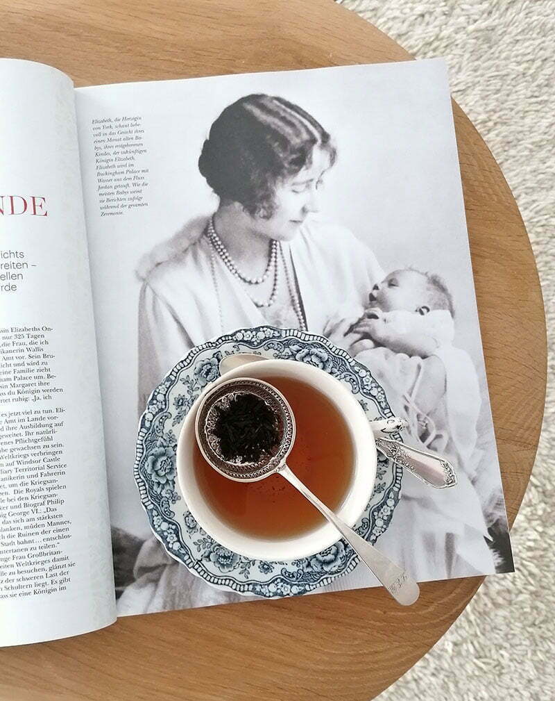 The Royal Collector's Edition: Queen Elizabeth II