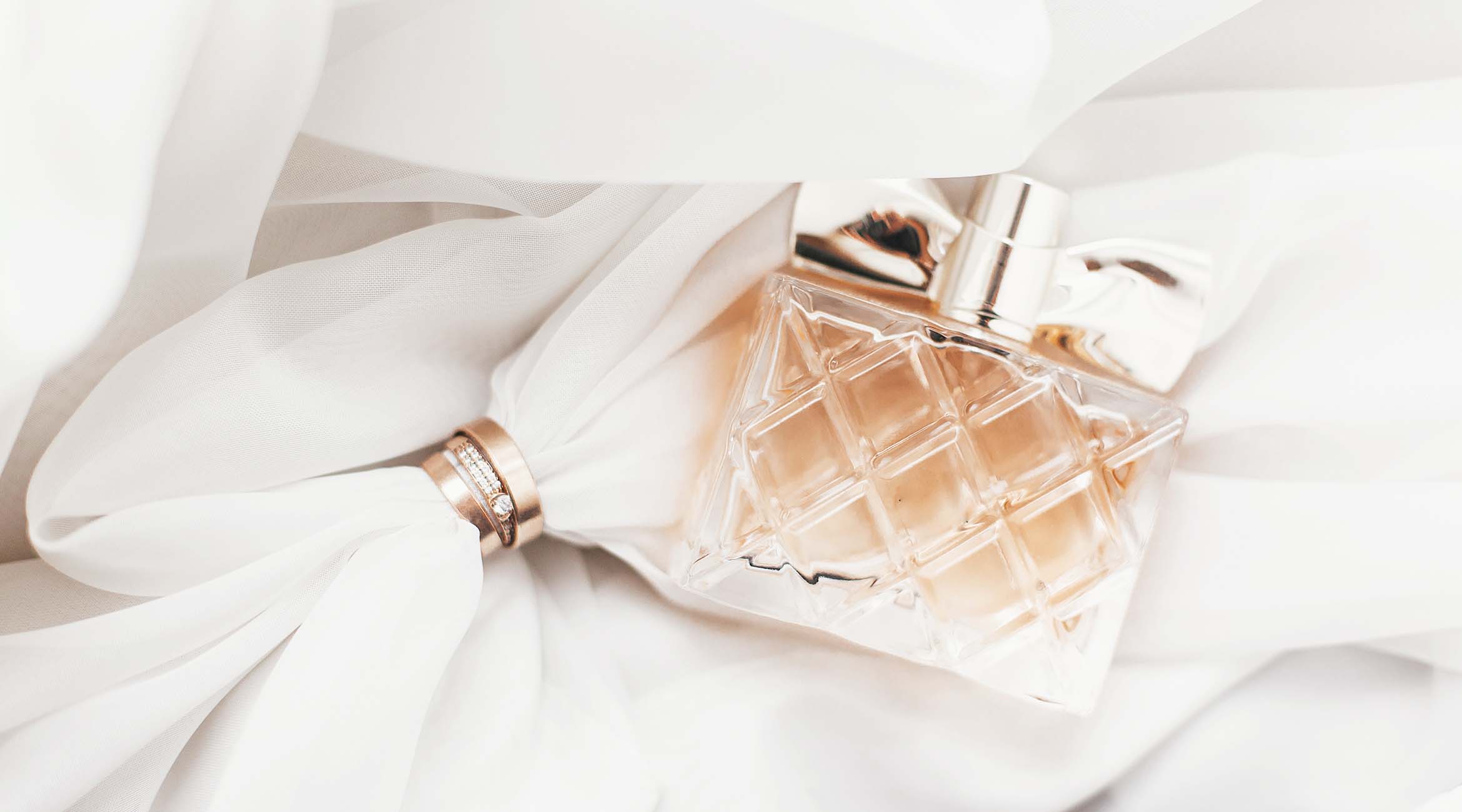 Romantische Düfte: Diese Parfum-Klassiker passen zur Hochzeit