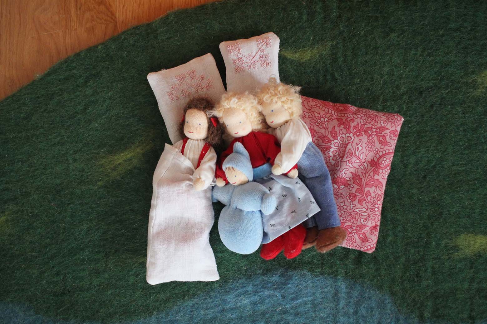 Grimm's Puppen-Familie für's Puppenhaus