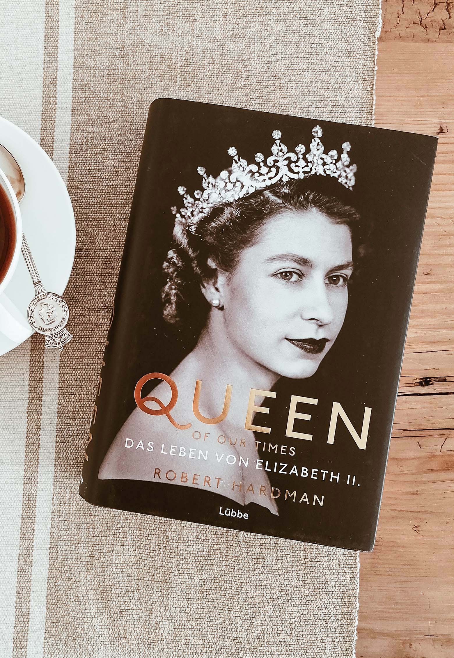 Die besten Bücher über Queen Elizabeth: Queen of our Times