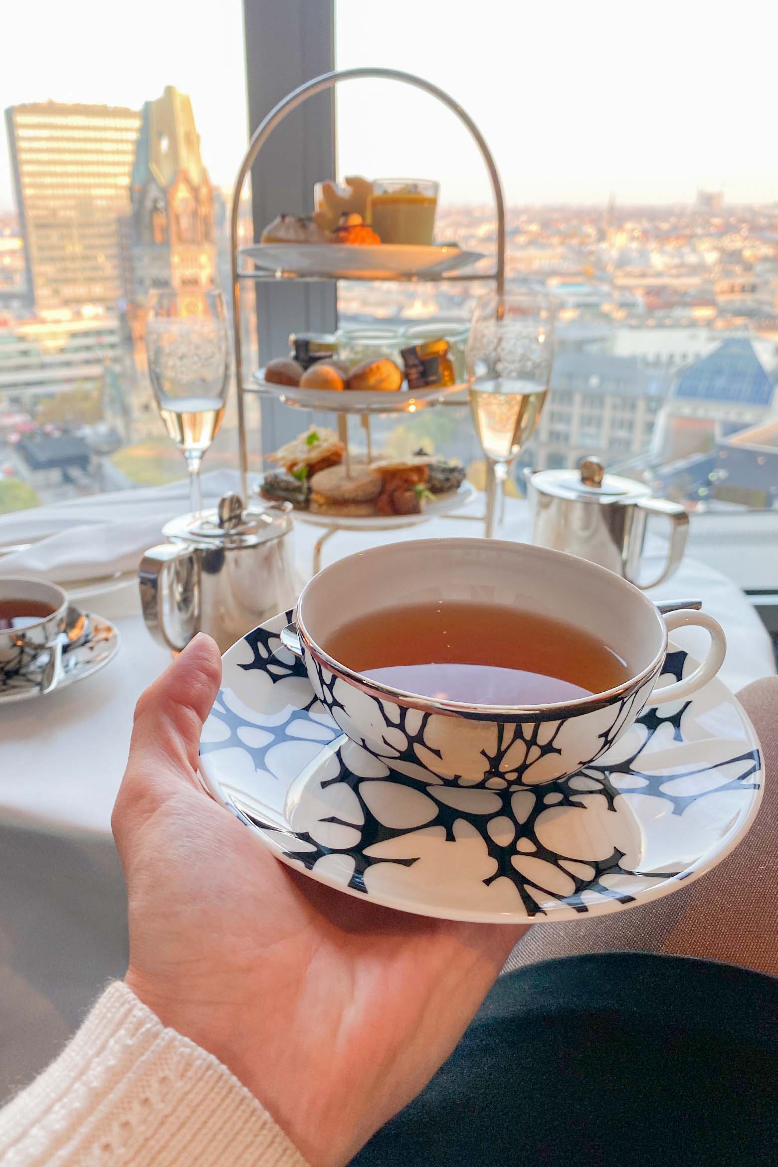 Tea Time im Waldorf Astoria Berlin 