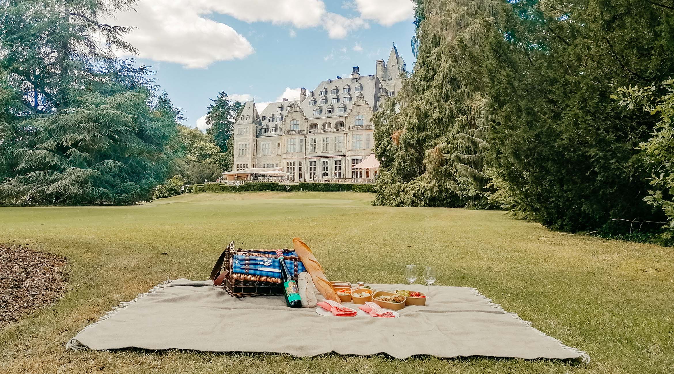 Schloss Kronberg im Sommer: Picknick & Parkspaziergänge