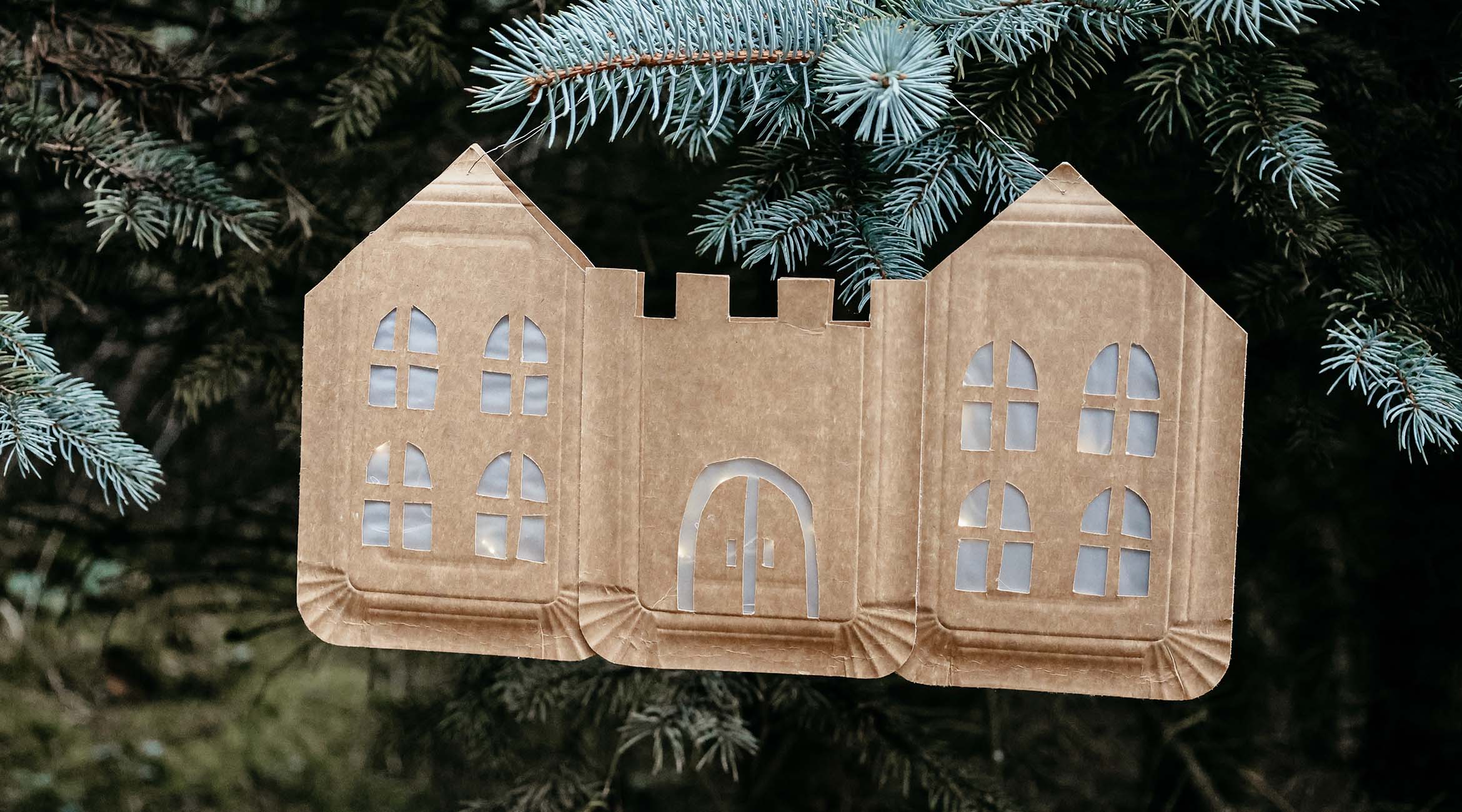 Laterne „Englisches Herrenhaus“: Belton House trifft Alnwick Castle