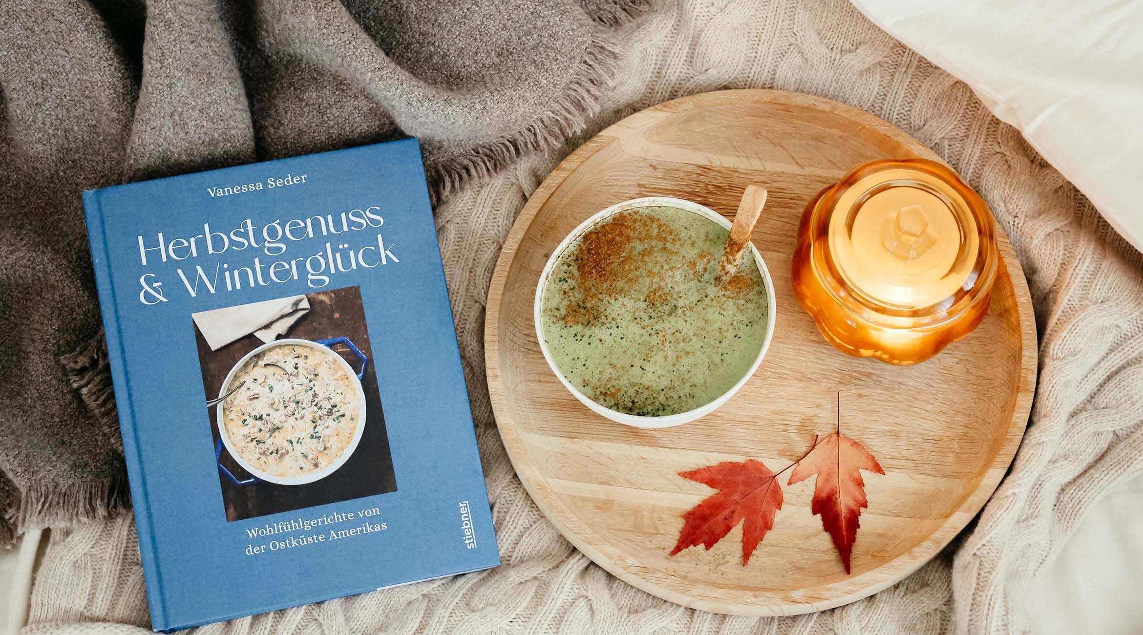 Herbst-Hygge mit Matcha, Büchern & Flanellbettwäsche