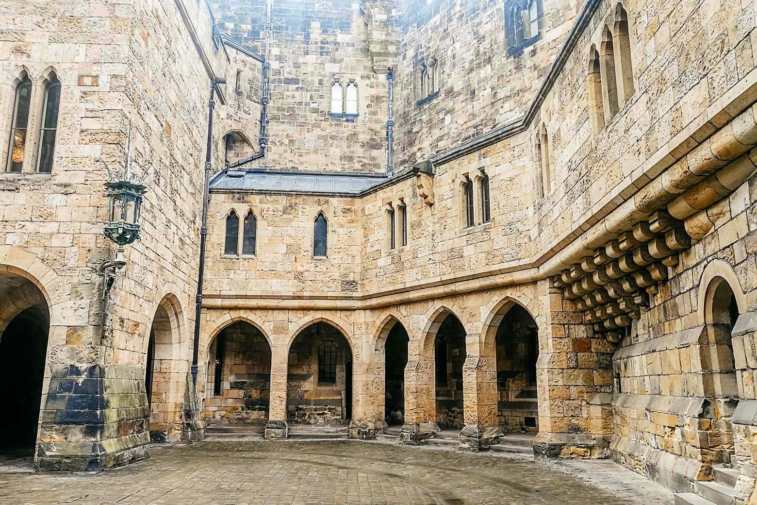 Alnwick Castle: Drehort von Harry Potter 