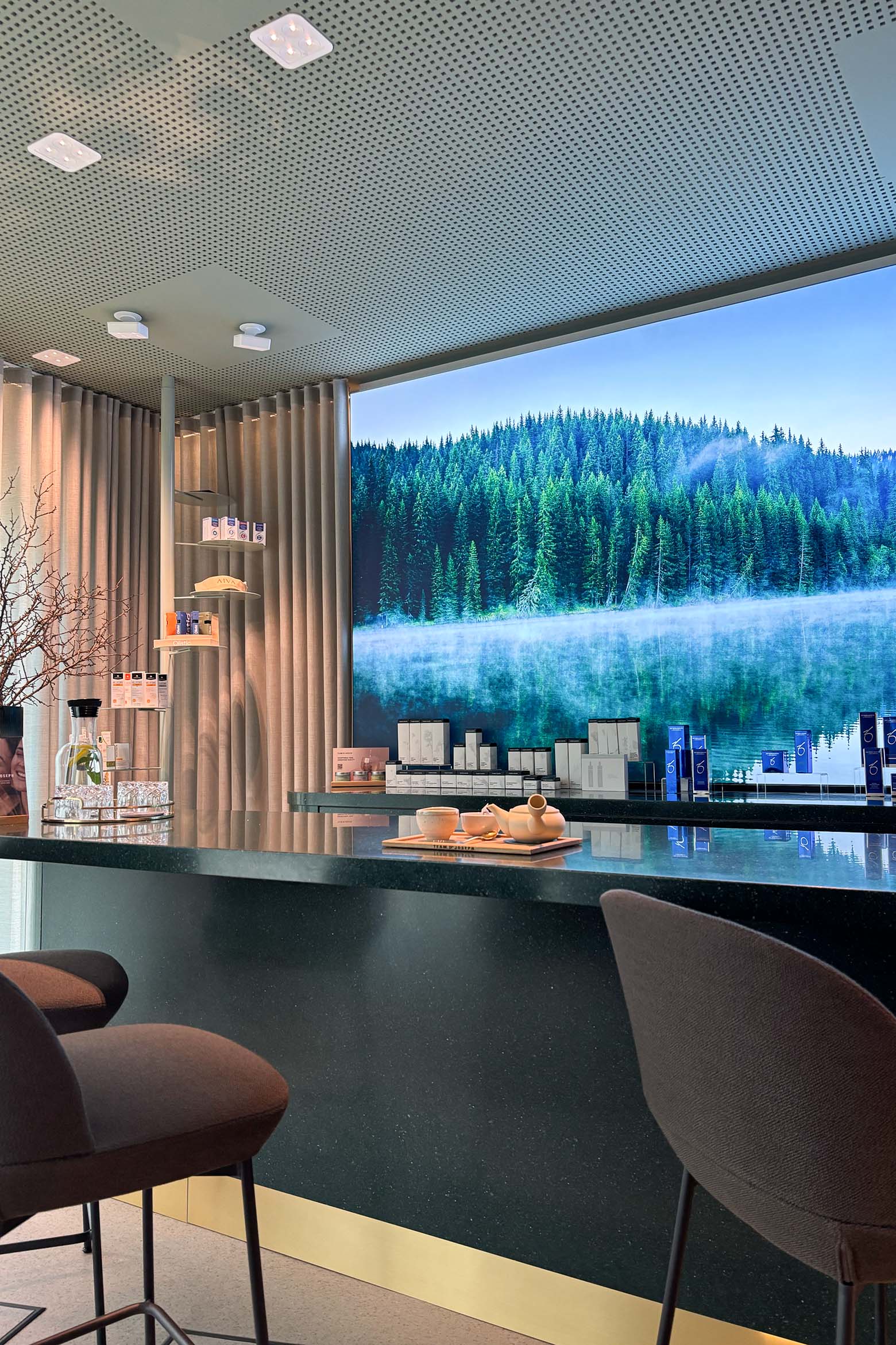 AIVA Institut: Longevity Bar in Berlin AIVA Institut: Longevity Bar in Berlin