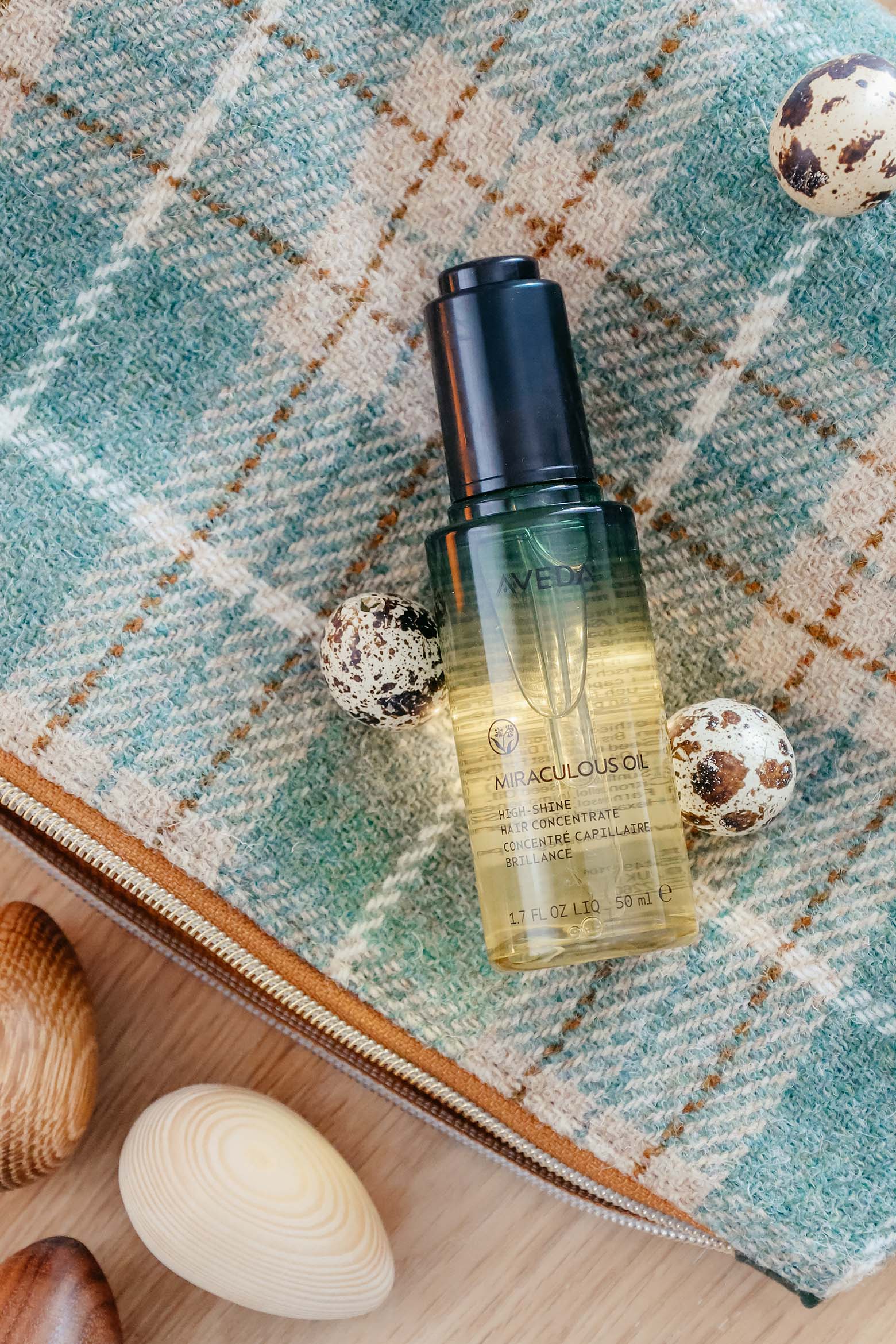Aveda Haaröl gegen Frizz mit Kamelienöl, Flachs und Rettich Aveda Haaröl gegen Frizz mit Kamelienöl, Flachs und Rettich